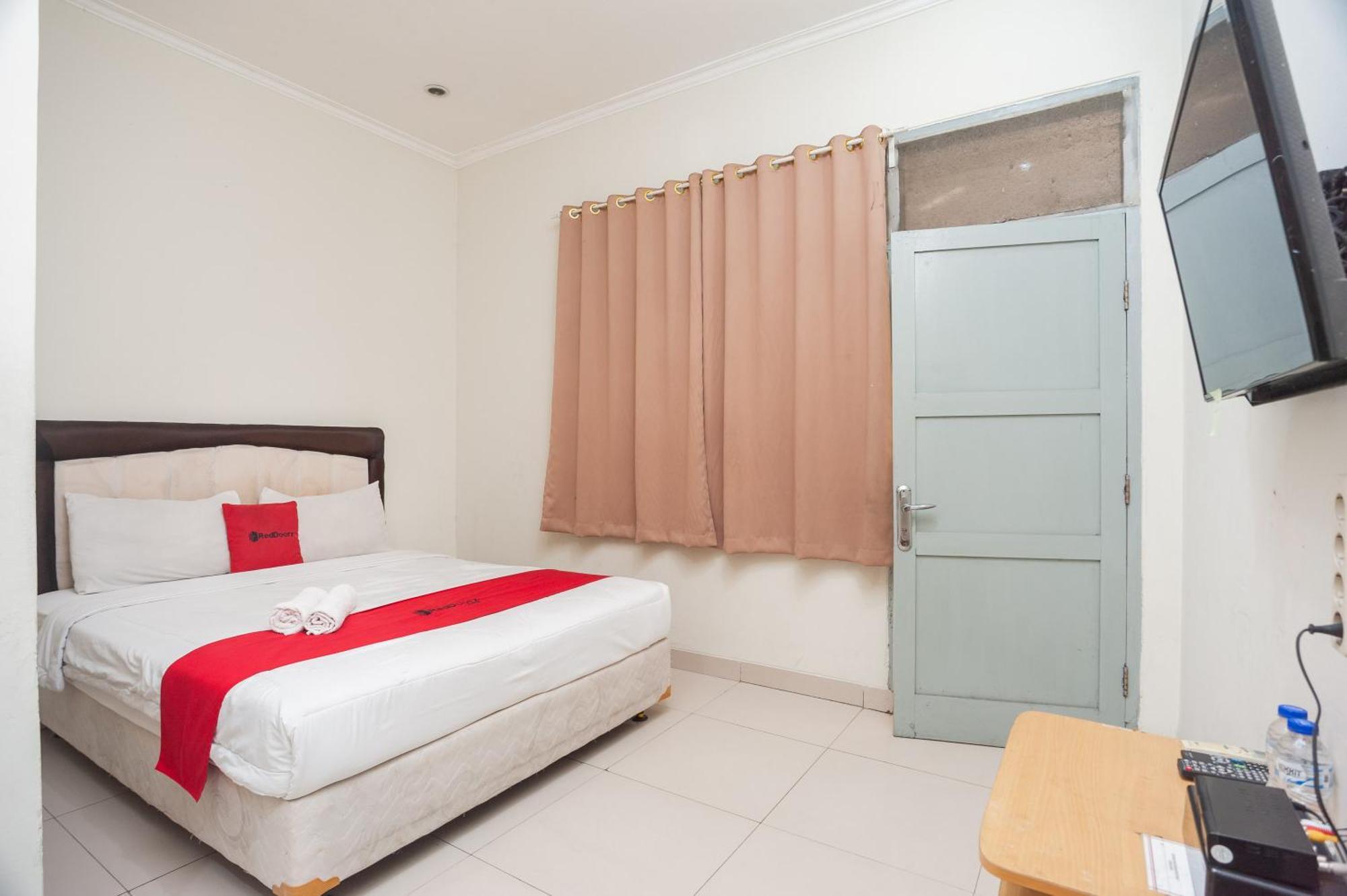 Reddoorz Plus Near Rs Pmi Bogor Kültér fotó