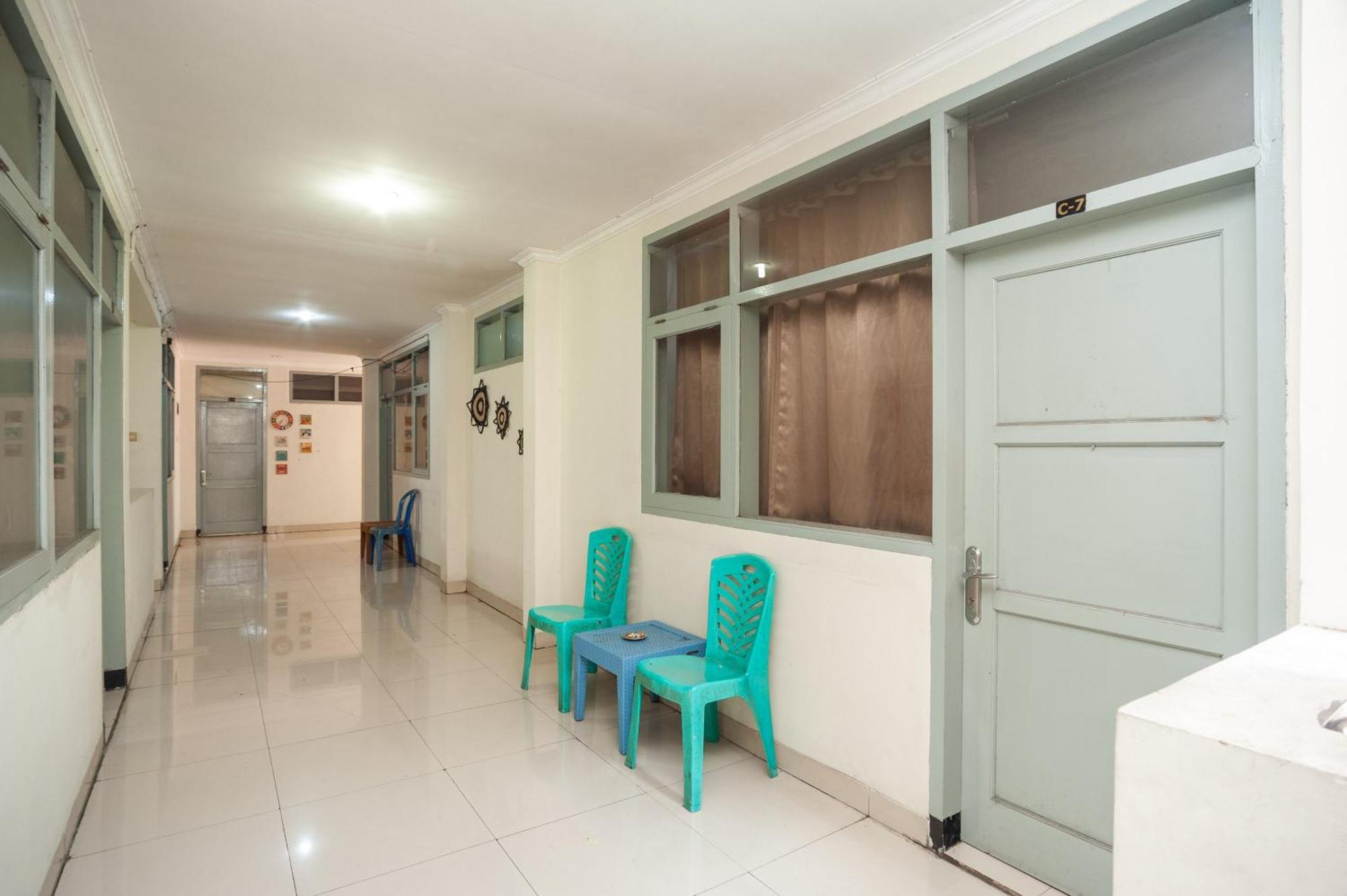 Reddoorz Plus Near Rs Pmi Bogor Kültér fotó