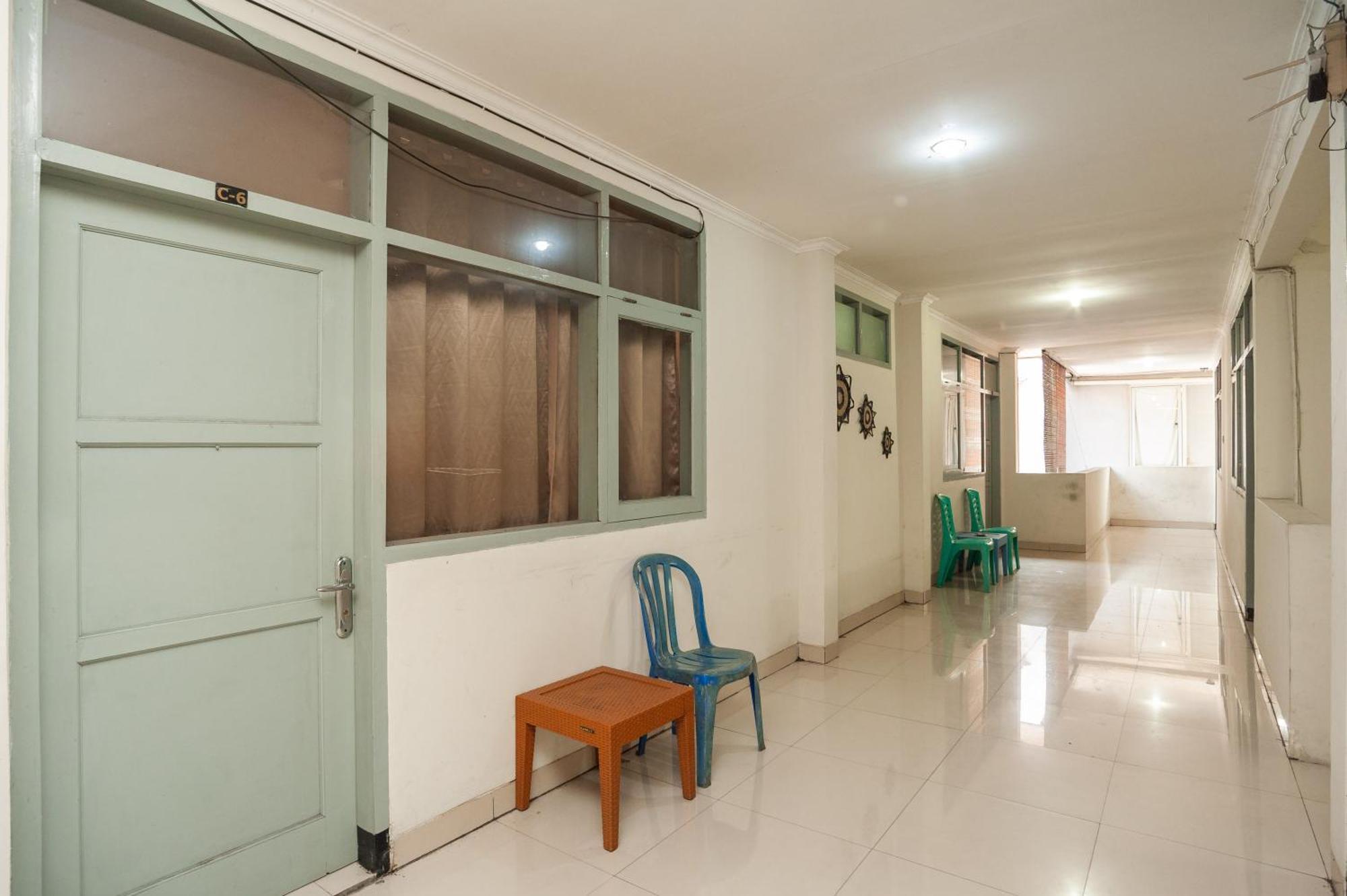 Reddoorz Plus Near Rs Pmi Bogor Kültér fotó